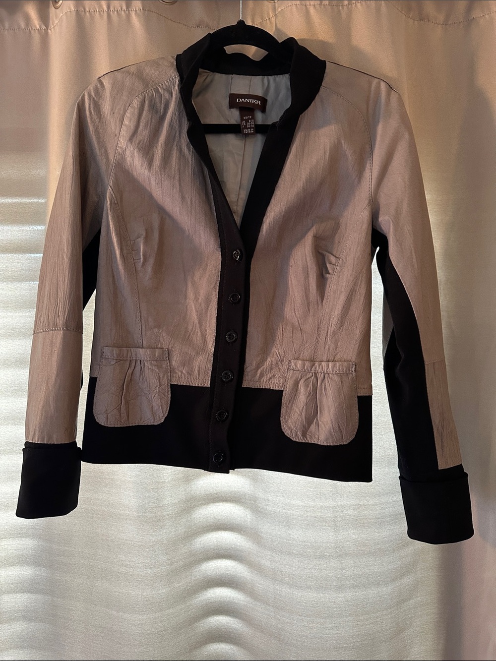 Danier LEATHER Two-Tone Black and Light Gray Contrast Blazer